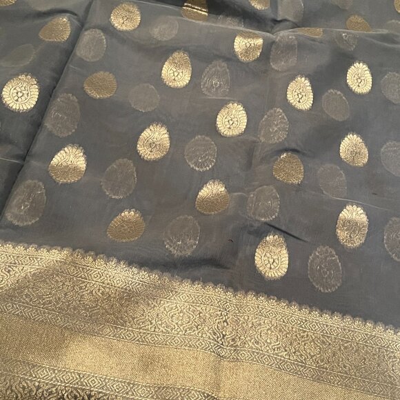 Soft Banarasi Saree in Dusty Gray with Rich Zari Border & Pallu - Picture 15 of 16